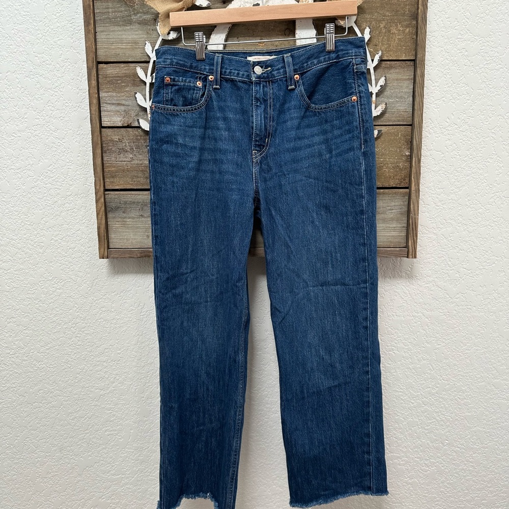 Levi’s Low Pro Straight 100% cotton raw hem denim jeans 29
